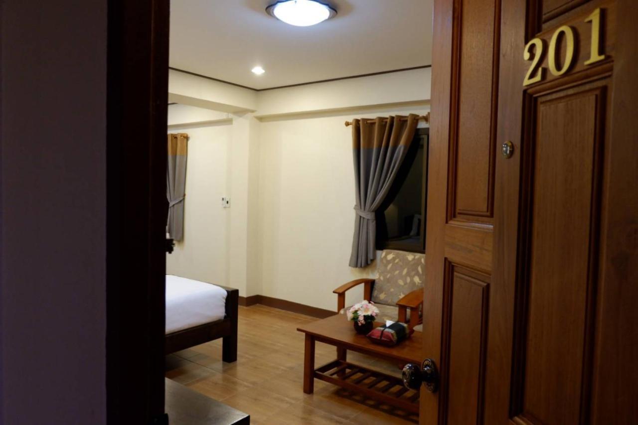 Nanbaankhun Hotel Exterior photo